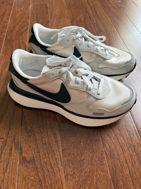 Nike Shoes - Nike women’s Phoenix waffle sneakers size 6.5 in white, and black